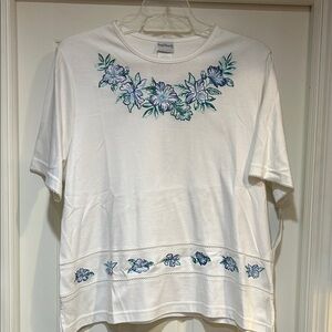 NWT Bon Worth White Top with Floral Embroidery